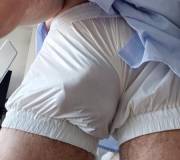Chercher un mec qui se fait tripoter paquet