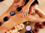  Massage aux pierres chaudes pour femme