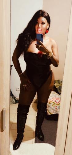 TRANS NAOMI BLACK FETE POPERS LYON