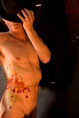 Mod�le Homme pose nu pour vous