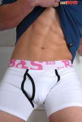 Baiseur gigolo neyak