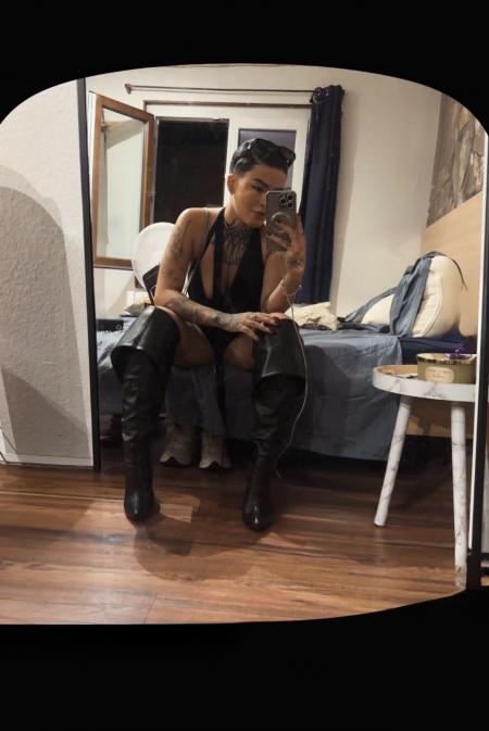 HELLO NATY DOMINATRIX OF THE FIRST CLASS