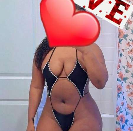 JOLIE NANA NEGRESSE ET EN FORME DE TOUT DISPONIBLE