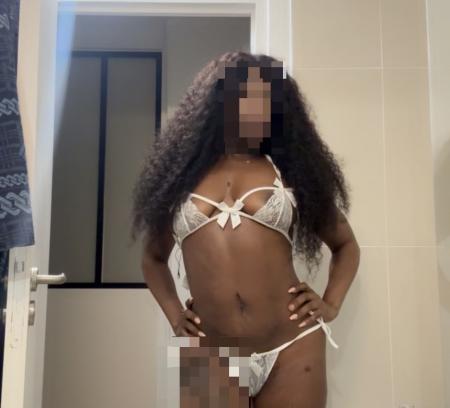 Una escort que hace gemir