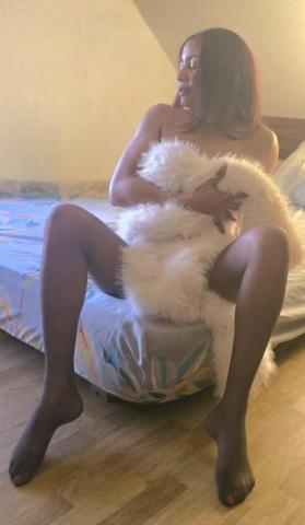 Loly39 belle fille latine.