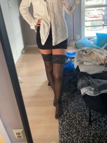 Une ma�tresse dominante pour soumis ou soumise