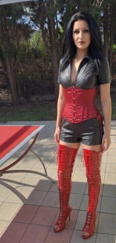 DOMINA Bdsm Sm lyon toutes pratiques