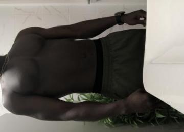 Jeune homme sympathique