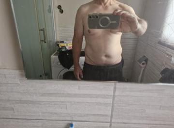 Recherche une femme qui aimerais m uriner dessus
