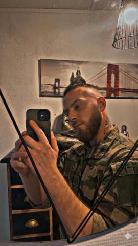 Ma�tre militaire cherche moneyslave