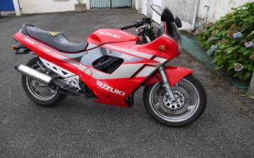 vends Suzuki 750 GSXF