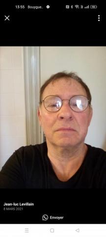 Cherche femme skinny avec petite poitrine