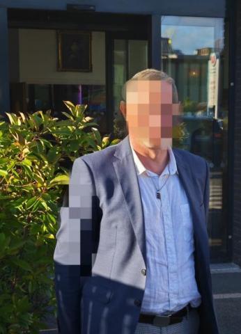 Bel homme mature 50ans recherche jeune couple