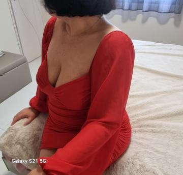 Monica la jolie brune