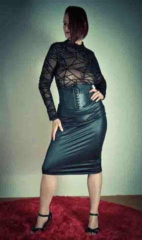 Domina Soft piquante cherche Soumis frais et DISPO