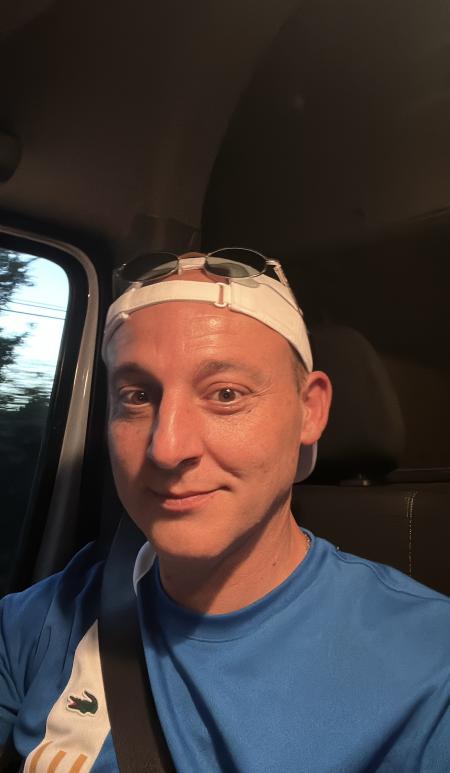 Homme de 35 ans beau gosse escort pour vous mesdames et demoiselles