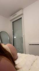nina 19 ans grosse poitrine