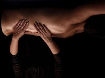 Masseuse qualifi�e pour massage complet