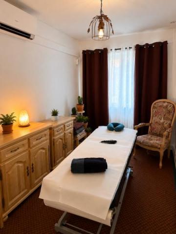 Massage doux aux huiles bio