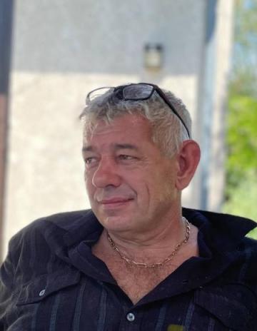 Homme de Main 53 ans pour votre bien �tre