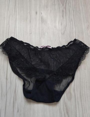 Femme mature c�de sa lingerie