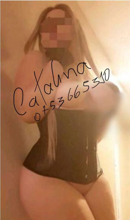 Catalina Bionda a letto