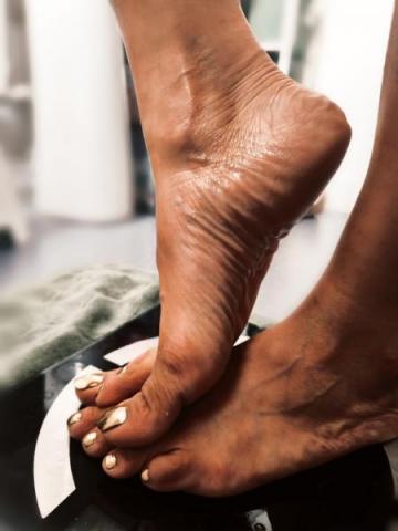 Le privil�ge d'�tre � mes pieds.