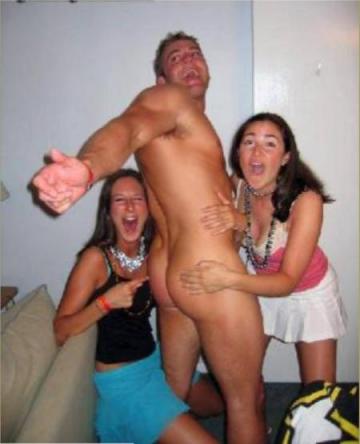 Homme cherche des femmes pour une rencontre CFNM.