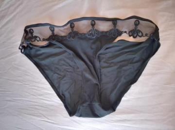 Culotte noire dentelle