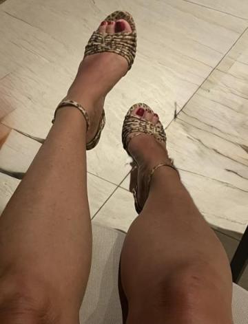 D�ESSE MONEY MISS CHERCHE SON MONEY SLAVE