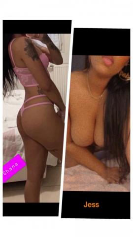 2 jeunes femmes sexy re�oivent en h�tel LYON