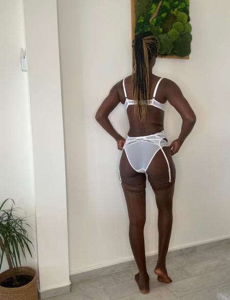 Anna disponible a Jarry