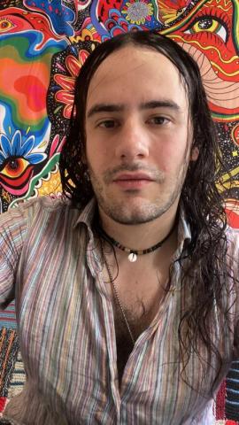 Jeune homme 28 ans cherche plan cul avec femme