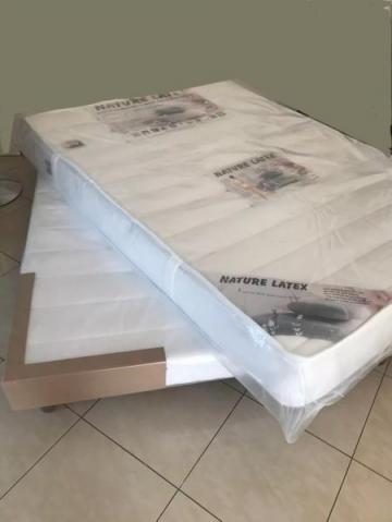 Matelas et sommier neuf livraison possible