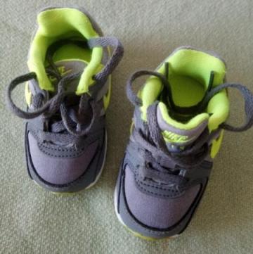 Baskets Nike pour b�b�