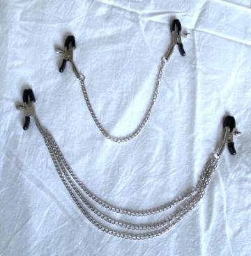 Pinces t�tons avec cha�nettes - 2 mod�les