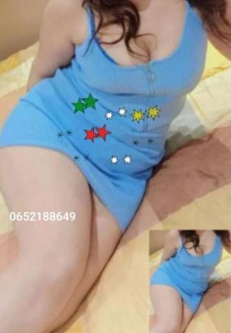 Femme brune mature re�ois