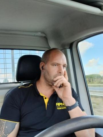Cherche femme pour le 17/10/26