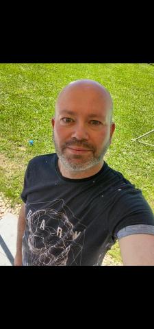 MASSAGE NATURISTE ENTRE HOMMES