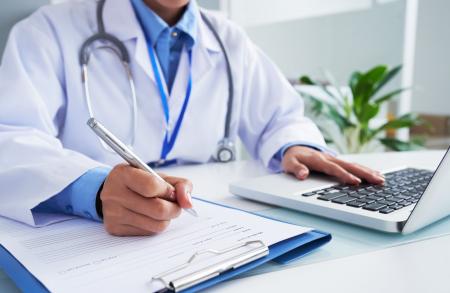 Mec black ch un homme sexologue/médecin sur Paris
