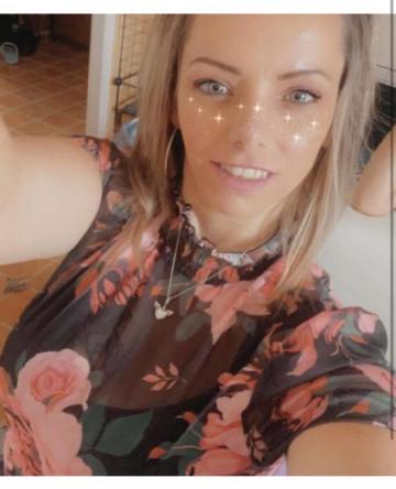 Jeune femme 20 ans blonde