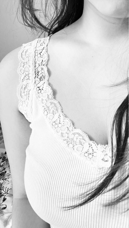 Donna a St pierre, 28