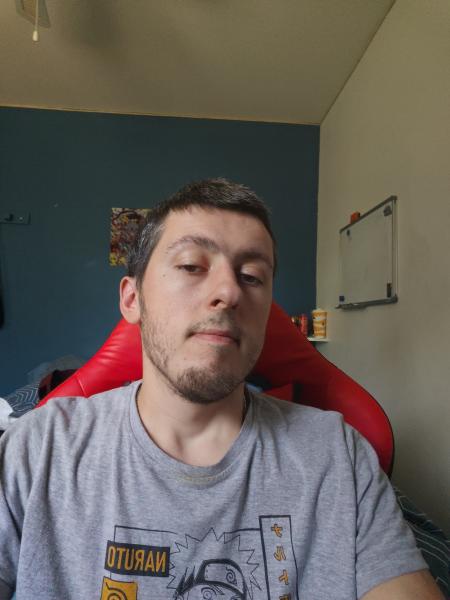 Un homme blanc qui recherche une femme black